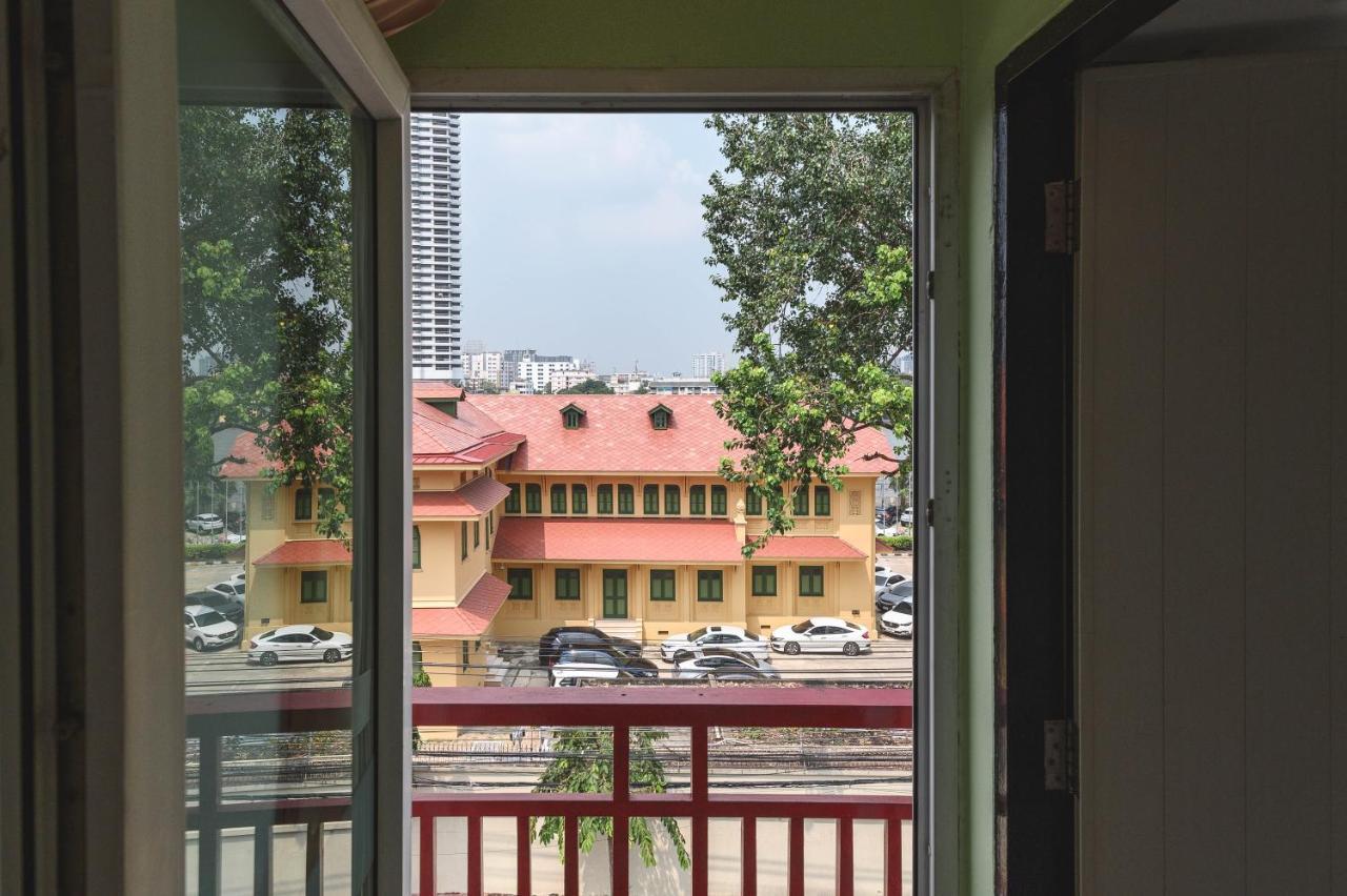 Hotel Happio Near Chabad House Bangkok Exterior foto
