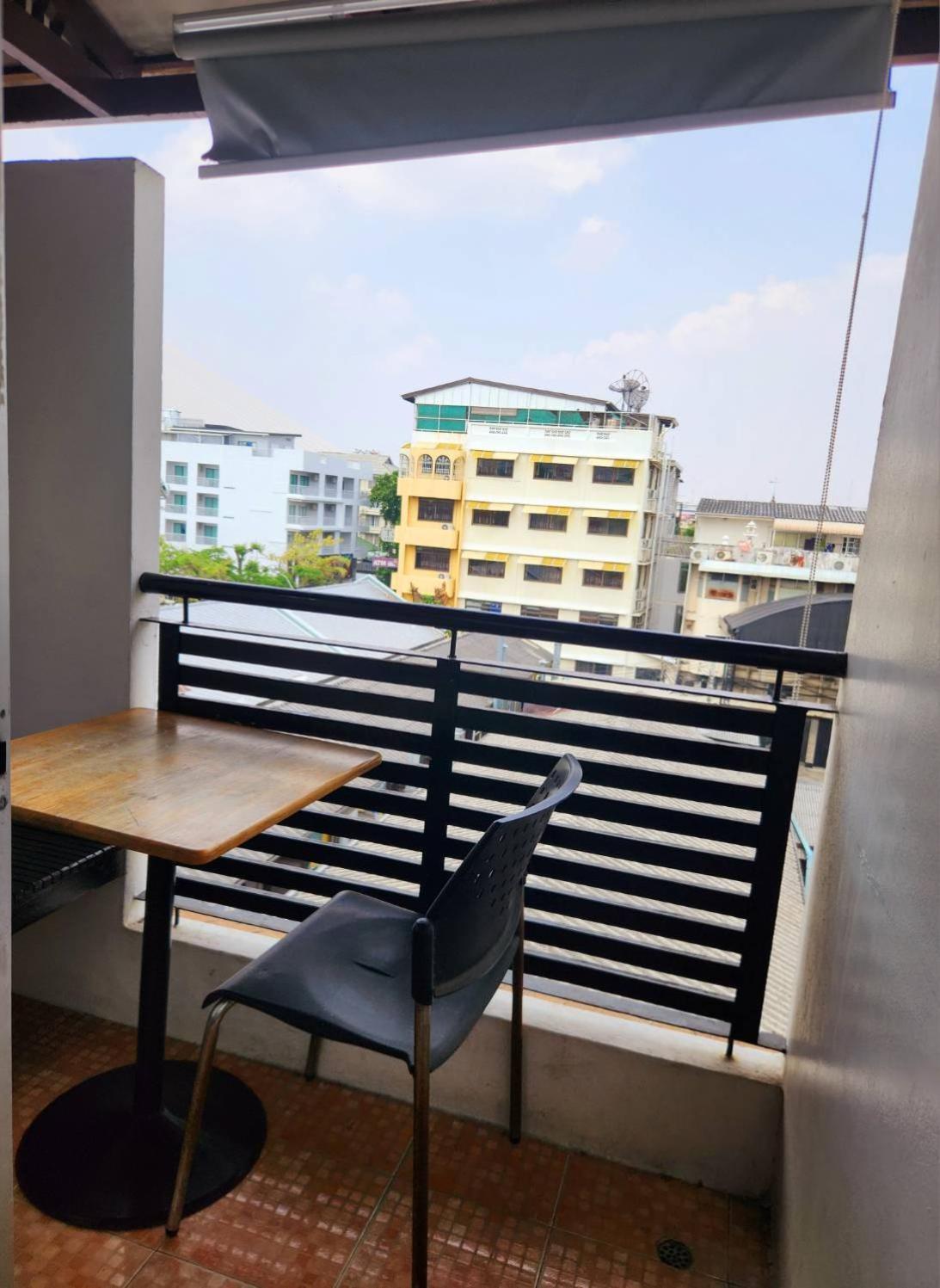 Hotel Happio Near Chabad House Bangkok Exterior foto