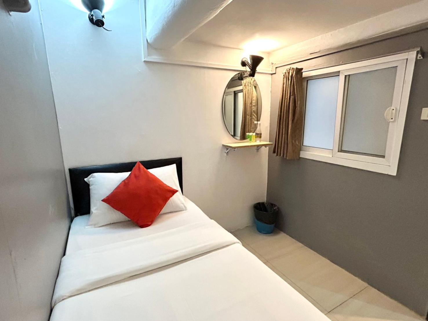 Hotel Happio Near Chabad House Bangkok Exterior foto