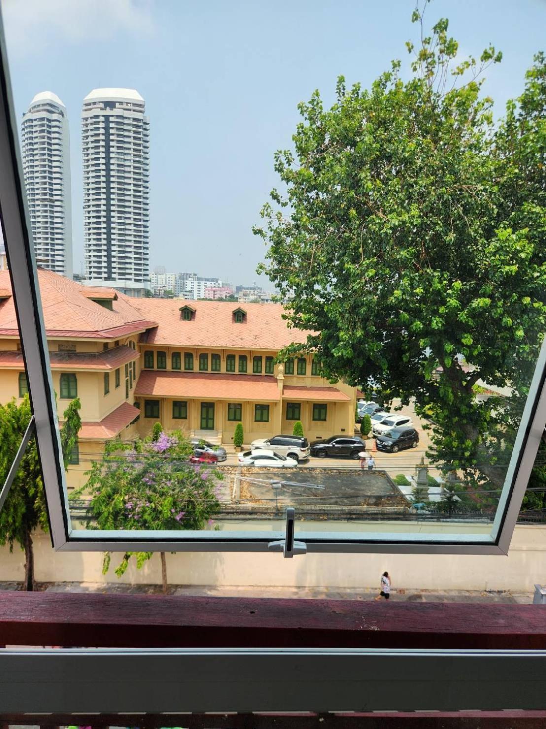 Hotel Happio Near Chabad House Bangkok Exterior foto